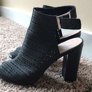 Vince Camuto Black leather heels